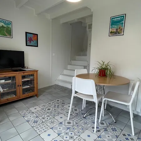 Maison De à Deux Pas Des Volcans Et Du Centre De Clermont